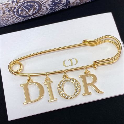 fake dior brooch